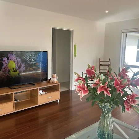 Spacious 3 Bedroom House Near Sumner